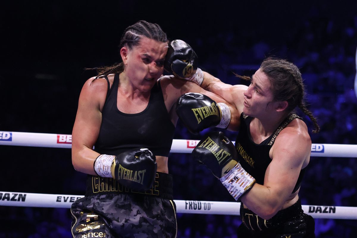 Katy Taylor and Chantelle Cameron boxing
